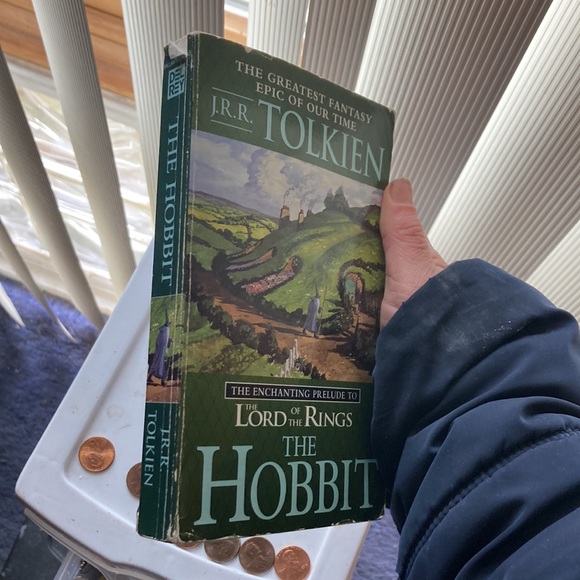 “The hobbit” novel book By J.R.R. Tolkien - Picture 5 of 11